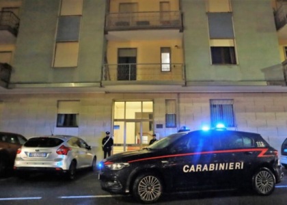 Tragedia in una famiglia musulmana ad Asti: figlia uccide il padre 50enne per difendere madre e fratellini