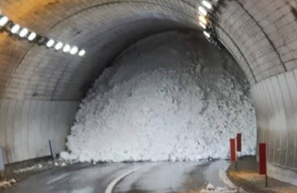 Italia nella morsa del maltempo: frane, pioggia, trombe d’aria e allerta in 17 regioni