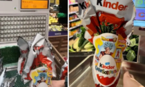 Perché la gente pesa le uova di Pasqua nei supermercati