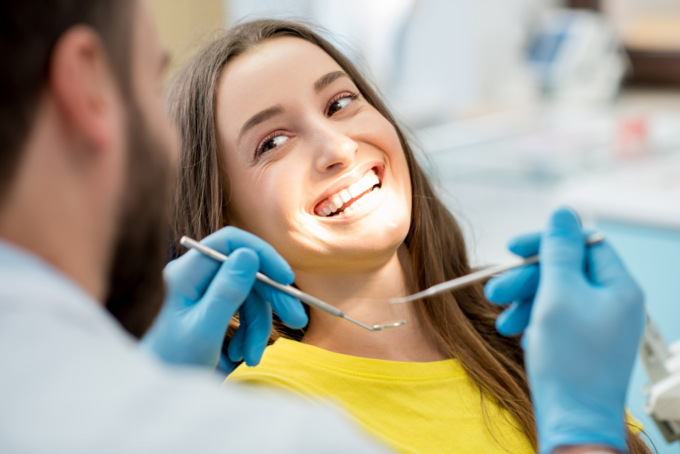 Salute orale, prendersi cura dei denti contribuisce al benessere