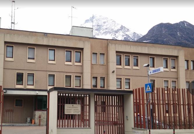 Identificata la ragazza trovata morta in Val d’Aosta: è una 22enne francese. Fermato all’estero il giovane che era con lei