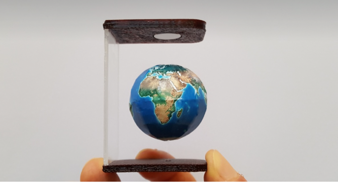 Earth Day 2024: per l’ambiente, c’è chi l’arte la “usa” come strumento di protesta e chi… la imbratta