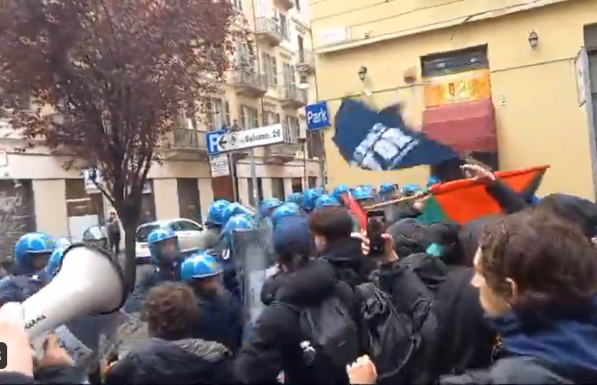 Scontri a Torino tra studenti pro-Gaza e Polizia. Lollobrigida: “Stessi metodi condannabili che usava il Fascismo”