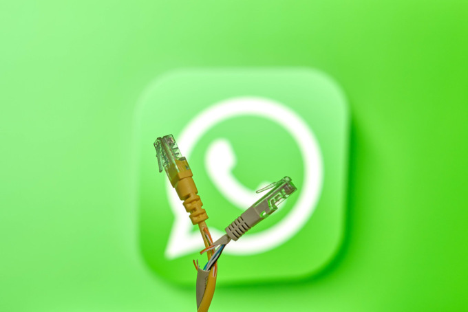 WhatsApp down in tutta Italia. Problemi anche con Instagram e Facebook