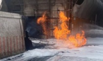 Incendio durante il lavori sulle tubature del gas, operaio ustionato