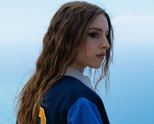 Arrestato lo stalker di Angelina Mango: tormentava la cantante e sua madre