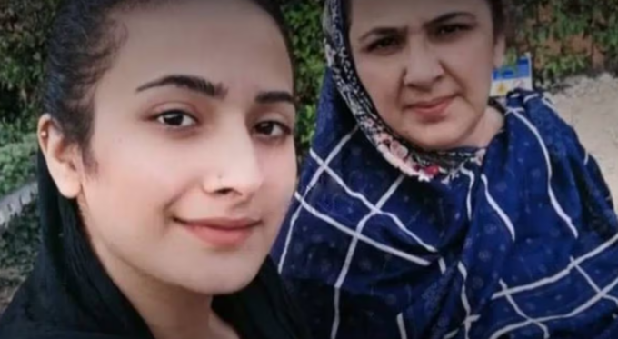 Arrestata la madre di Saman Abbas in un villaggio del Pakistan: latitante da 3 anni