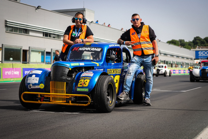 In migliaia All’American Festival of Rome di Vallelunga. Adrenalina e brividi per i piloti Legend Cars della Toscano Racing