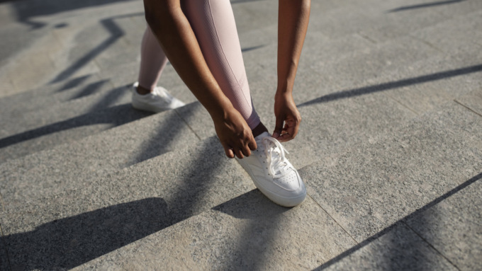 Scarpe estive 2024: i consigli per lei e lui