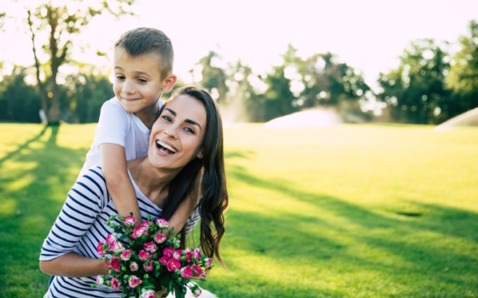 Festa della mamma. Lavoro, salute, servizi, violenza: le Regioni dove è meglio (o peggio) essere madre