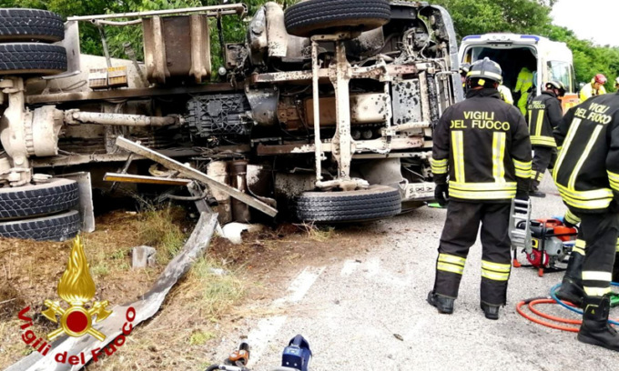 La strage non si ferma: betoniera precipita sul fianco, lavoratore 31enne morto in cabina