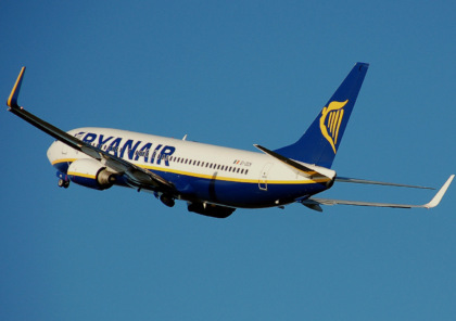 Ryanair e i bonus ai dipendenti che bloccano i bagagli a mano troppo grandi