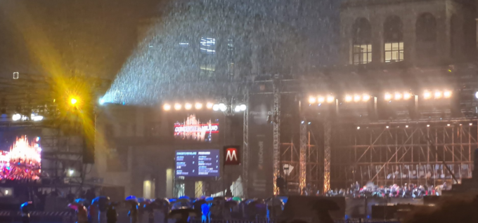 Maltempo in Lombardia: grandine a Milano fa saltare il concerto, esondazioni nel Bresciano
