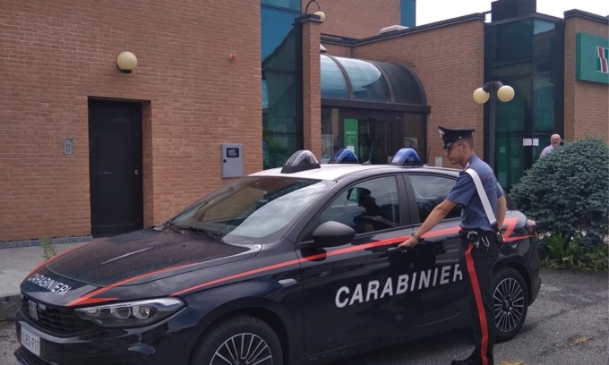 “Mi hanno rapinato al bancomat”: ma il 50enne si era inventato tutto per non dire alla moglie che aveva speso 1.500 euro