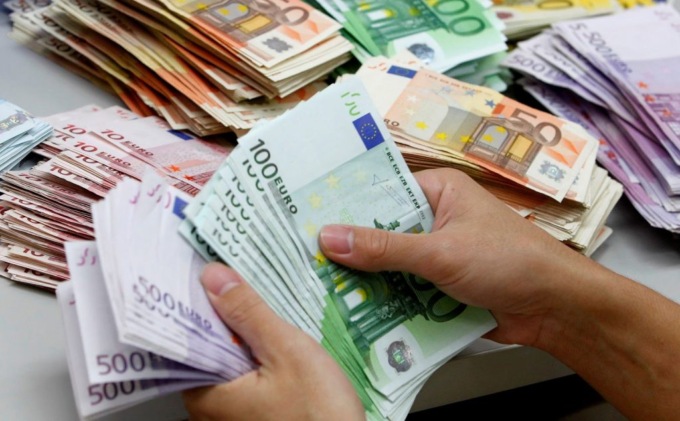 Il Comune da 1.700 abitanti dove i dipendenti comunali guadagnano 10.000 euro al mese