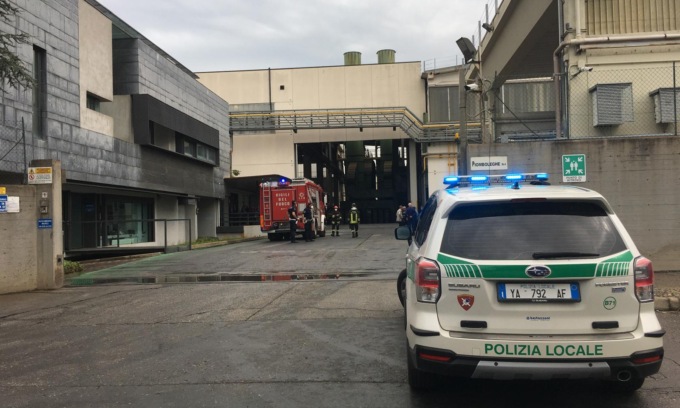 Due operai morti per cadute, un altro gravissimo dopo l’esplosione di un forno