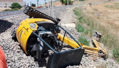 Incidenti sul lavoro: schiacciato da un escavatore, muore operaio. Cinquantenne perde la vita precipitando dal tetto