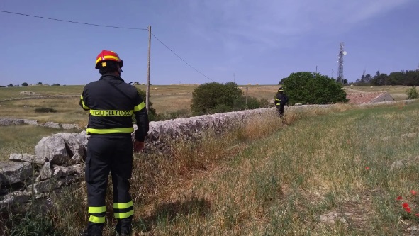 Bambino di 10 anni caduto nel pozzo al campo estivo: è morto. Un’educatrice si è buttata per salvarlo