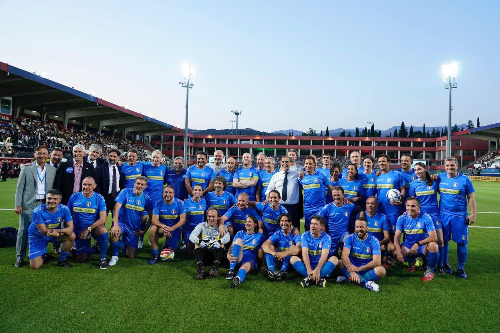 Foto di gruppo alla Partita del Cuore