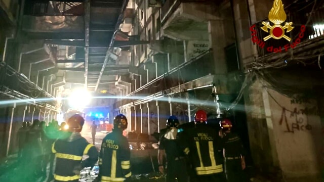 Scampia, crolla ballatoio a Le Vele: due morti e 13 feriti, sette sono bambini