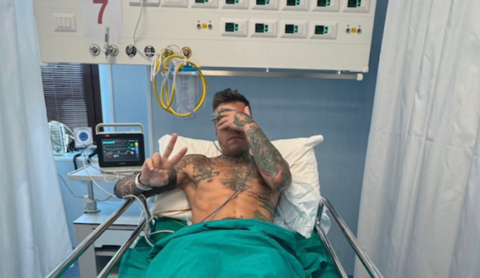 Fedez in ospedale, un’altra emorragia interna: “Trovata prima che fosse troppo tardi”