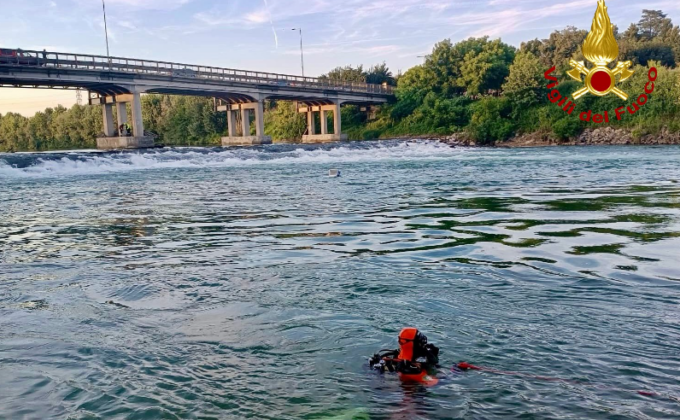 Finiscono nel fiume per recuperare un pallone: ritrovato il corpo anche del secondo ragazzo disperso