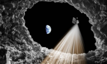 Toh, ci sono grotte sulla Luna (utili anche per future colonie umane): la scoperta parla italiano