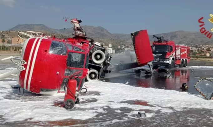 Si incendia elicottero dei vigili del fuoco: i due piloti salvi grazie alla loro prontezza