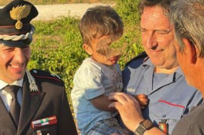 Bimbo di 2 anni scomparso e ritrovato a Locorotondo: genitori ascoltati per ricostruire cosa è successo. I tanti nodi da sciogliere
