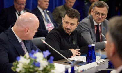 Zelensky attacca Trump: "Vive di disinformazione russa"