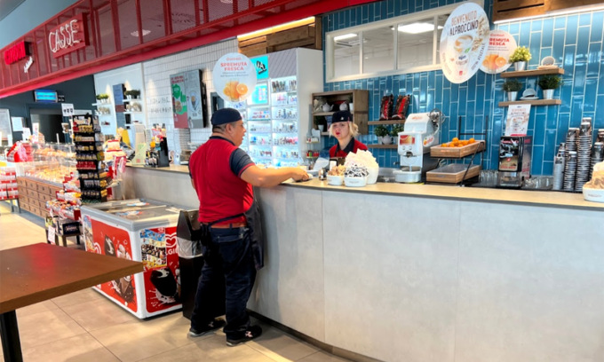 Weekend di esodo da bollino rosso? Caffè gratis negli autogrill contro i colpi di sonno