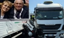 Auto schiacciata tra due camion in Autostrada: nonni muoiono mentre vanno a trovare i nipotini