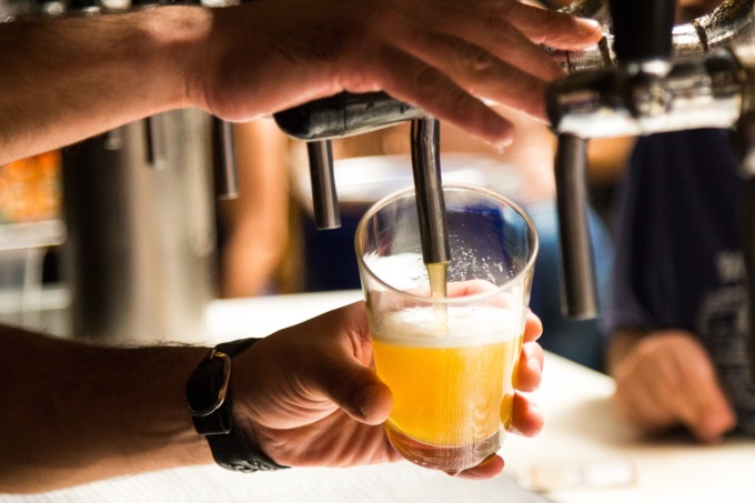 Chi consuma più birra? Dall’identikit al birraturismo