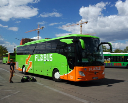 Abbandonata da Flixbus all’autogrill: “Lasciata sola nel nulla”