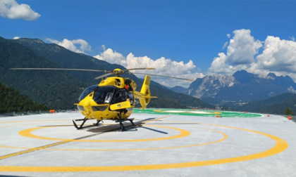 Il drone di un turista blocca il decollo dell’elicottero che aveva soccorso una escursionista sulle Dolomiti