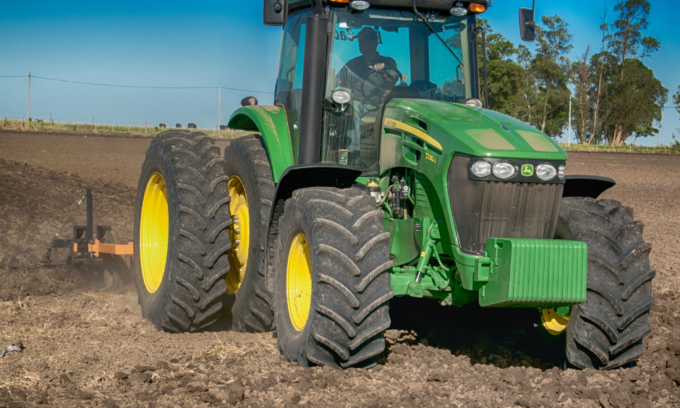 Agricoltore schiacciato dal trattore, è l’ennesima vittima