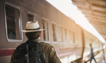 Scende per fumare una sigaretta, il treno riparte con il figlio di 7 anni a bordo