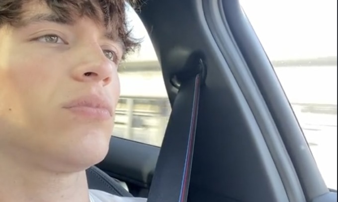 L’annuncio shock del tiktoker 19enne Stefano Cirillo: “Ho la leucemia”