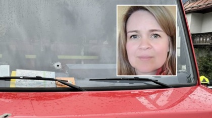 Uccide il padre malato e una vicina, poi si barrica in casa e si spara