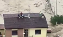 Alluvione Emilia Romagna: due dispersi e persone salvate sui tetti delle case. E domani è ancora allerta rossa