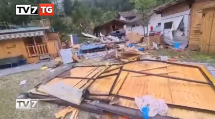 Roulotte esplode in campeggio per una fuga di gas: ferite madre e figlia