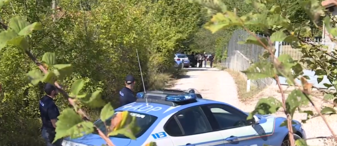 Strage familiare a Perugia: uccide moglie e figlia mentre prendono il sole. Poi si toglie la vita