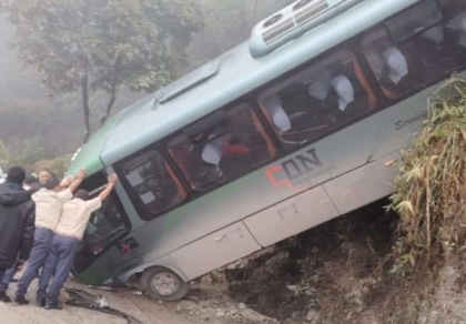 Bus precipita in Perù: chi sono gli italiani feriti. Ci sono anche tre coppie in viaggio di nozze