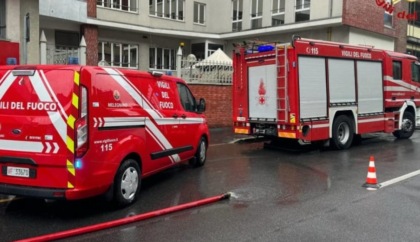Incendio in un negozio cinese a Milano: morti tre fratelli di 17, 19 e 24 anni. Ipotesi dolo