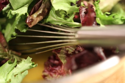Listeria nell’insalata in busta: l’elenco (lungo) di tutti i prodotti ritirati