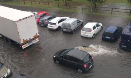 Domenica all'insegna del maltempo con temporali (con grandine e vento) su gran parte del Nord Italia: le zone più a rischio