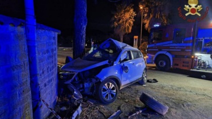 Frontale con un’auto contromano, muoiono 39enne incinta e il nipotino di 5 anni. Grave la mamma del bimbo (pure lei incinta)