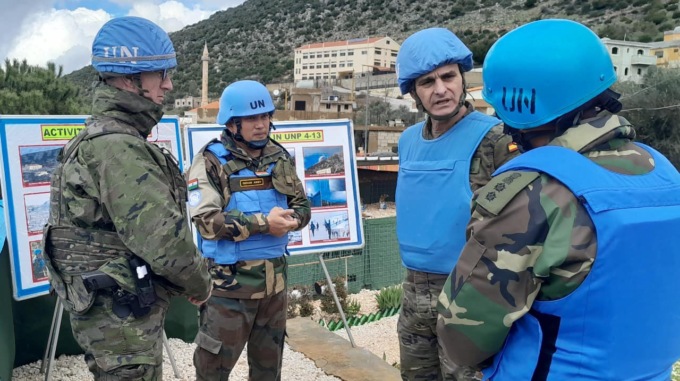 Caschi blu dell’Onu non si piegano a Israele, opposizione incalza Meloni su Netanyahu: “Criminale”
