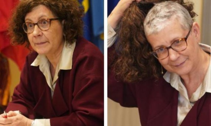 L’assessora sorprende tutti, si toglie la parrucca e racconta la malattia: “Dal cancro si può guarire”