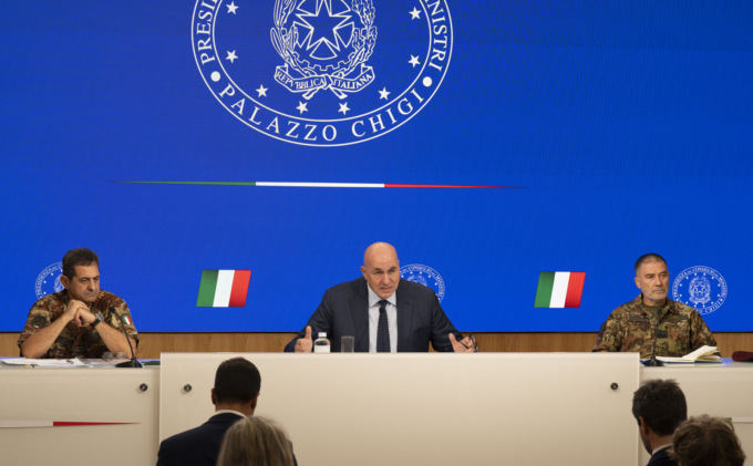 Israele attacca le postazioni Onu in cui operano i militari italiani, Crosetto: “Inaccettabile”